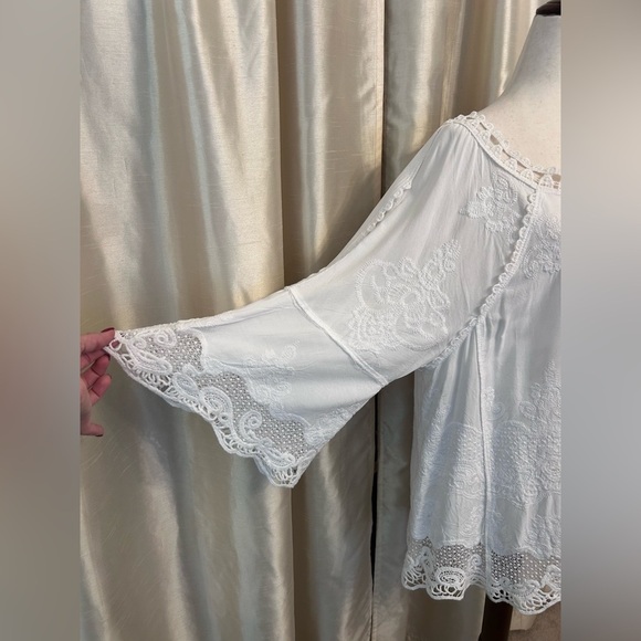 SPIAGGIA Dolce Luxury Embroidered 3/4 Bell Sleeve Wide Neck Crochet Trim Top - Picture 9 of 11